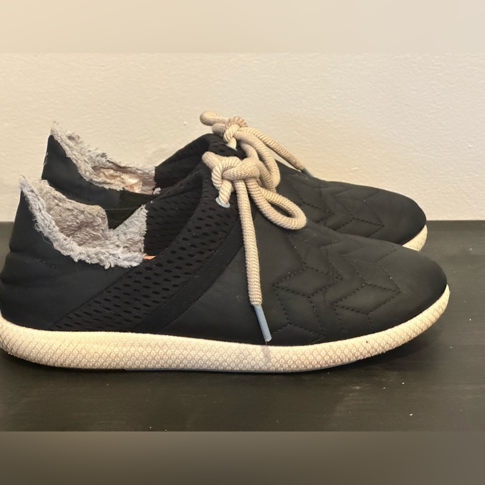 OluKai Mahiki sneaker